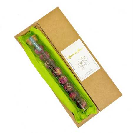 Black tea balls with rose