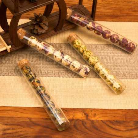 Vit krysantemum bollar och drakefrukt