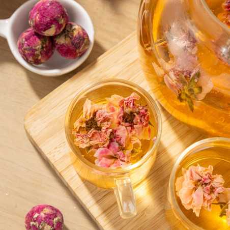 Balls of small roses